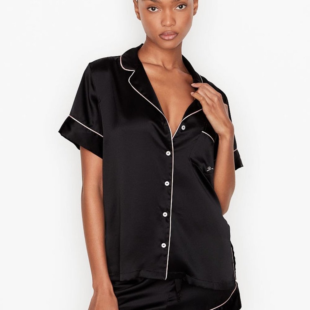 VS silk black and white button up Top